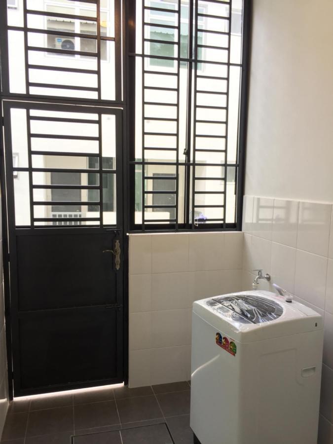 Desaru Cosy Homestay - Near Waterpark, Beach, Rapid -Wifi, Tvbox, Steamboat, Bbq Available Exterior photo
